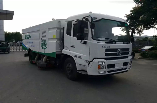 东风天锦吸尘车