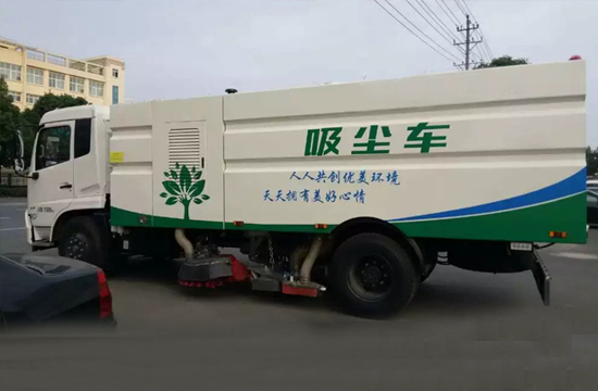 东风天锦吸尘车