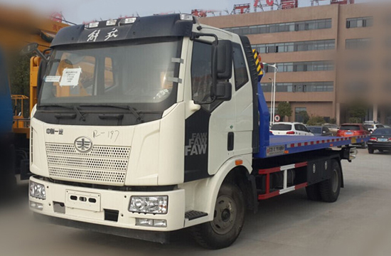 解放J6清障车