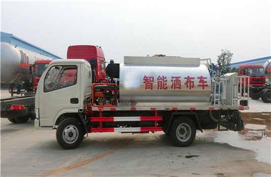 东风小多利卡沥青洒布车