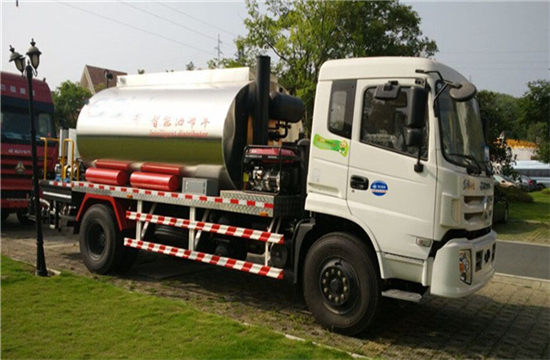 东风特商沥青洒布车