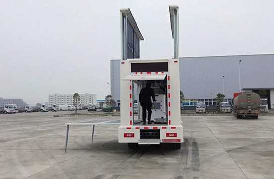 福田欧马可宣传车