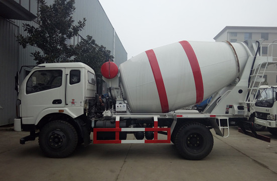十通牌混凝土搅拌运输车
