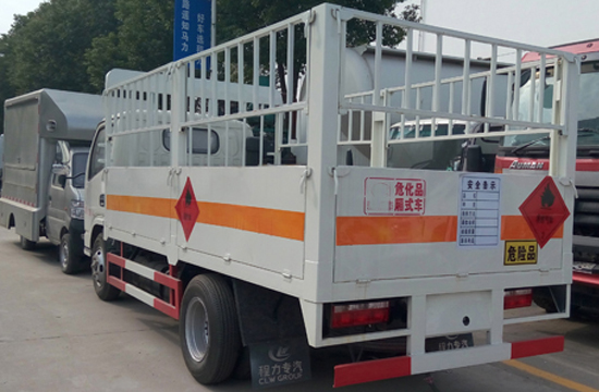 东风小多利卡栏板气瓶运输车