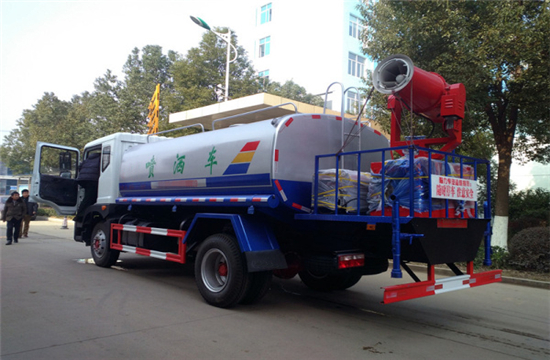 东风D9多功能抑尘车