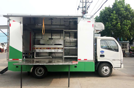 东风小多利卡餐车