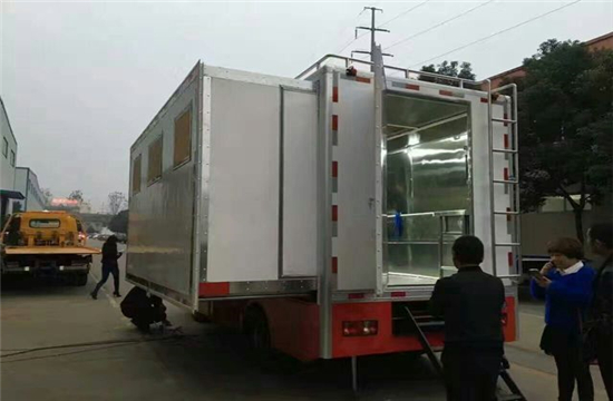 江铃顺达餐车
