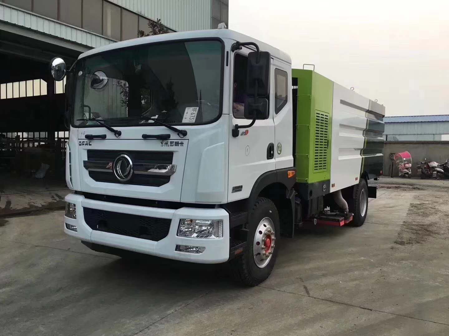 东风D9吸尘车