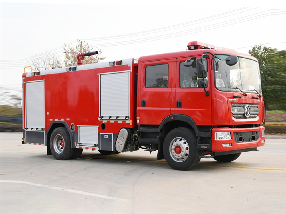 东风8吨水罐消防车