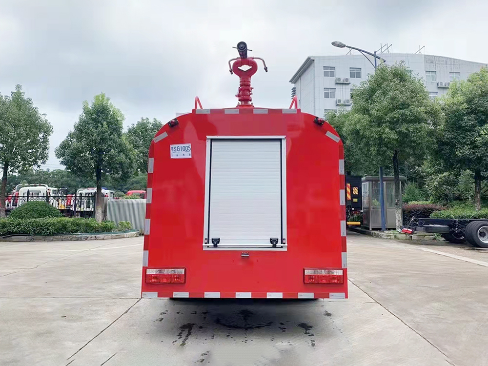 东风大多利卡消防洒水车