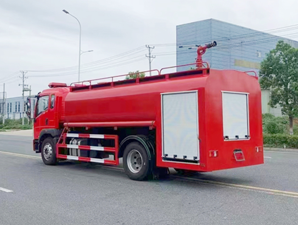12吨重汽豪沃消防洒水车