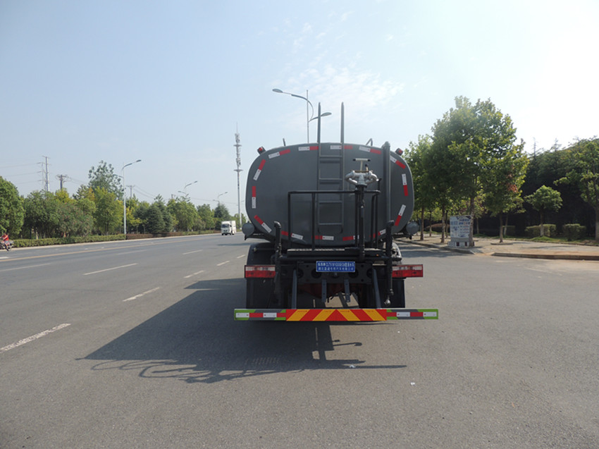 东风 D9 16 方洒水车