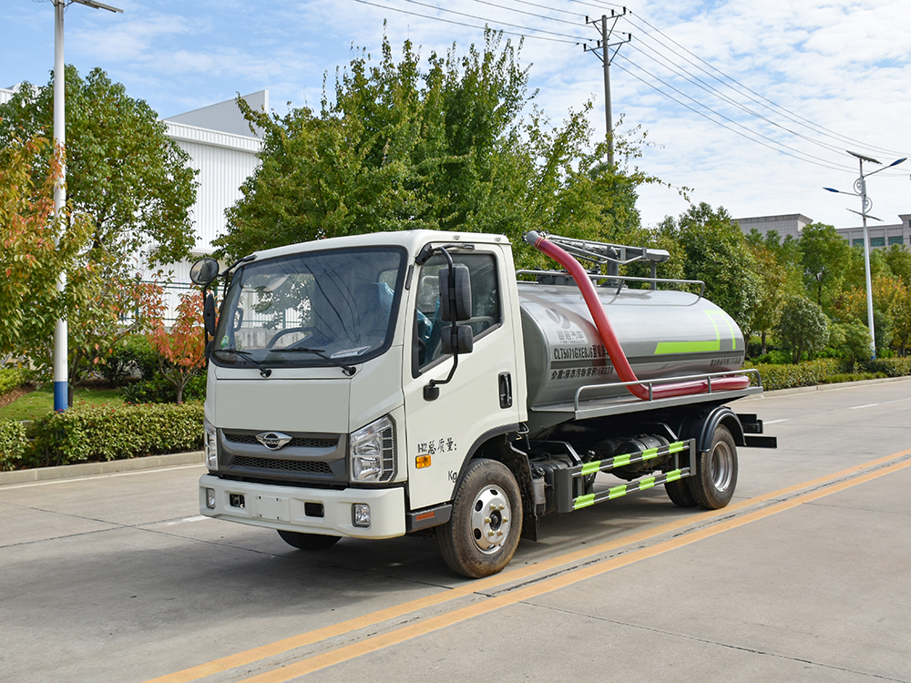 福田吸粪车