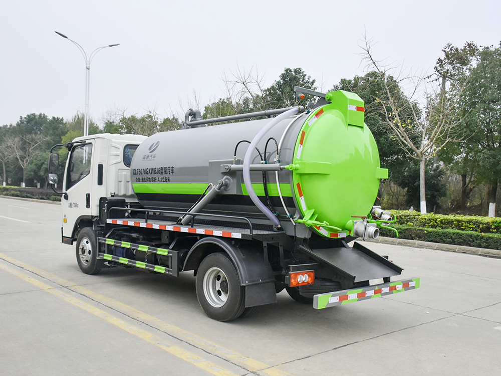 福田吸污车