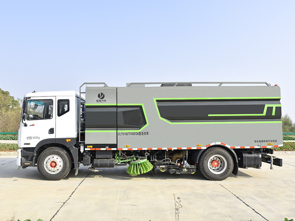 东风D9洗扫车