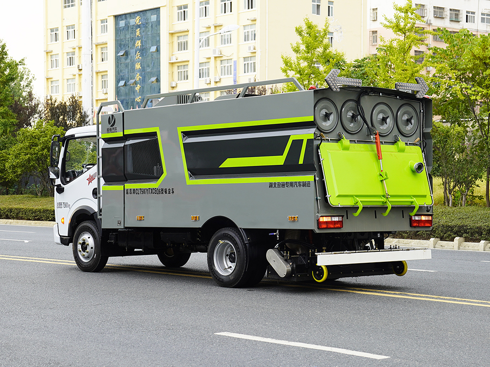 东风T17驾驶室吸尘车